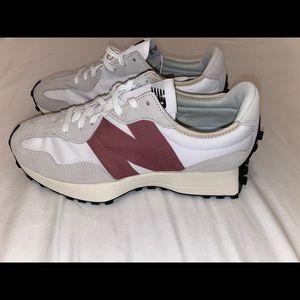 New balance 327 in the color( Medium Moyen)